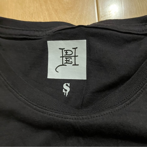 NWT black ed hardy tshirt with tiger design on front and logo on back - Picture 3 of 3